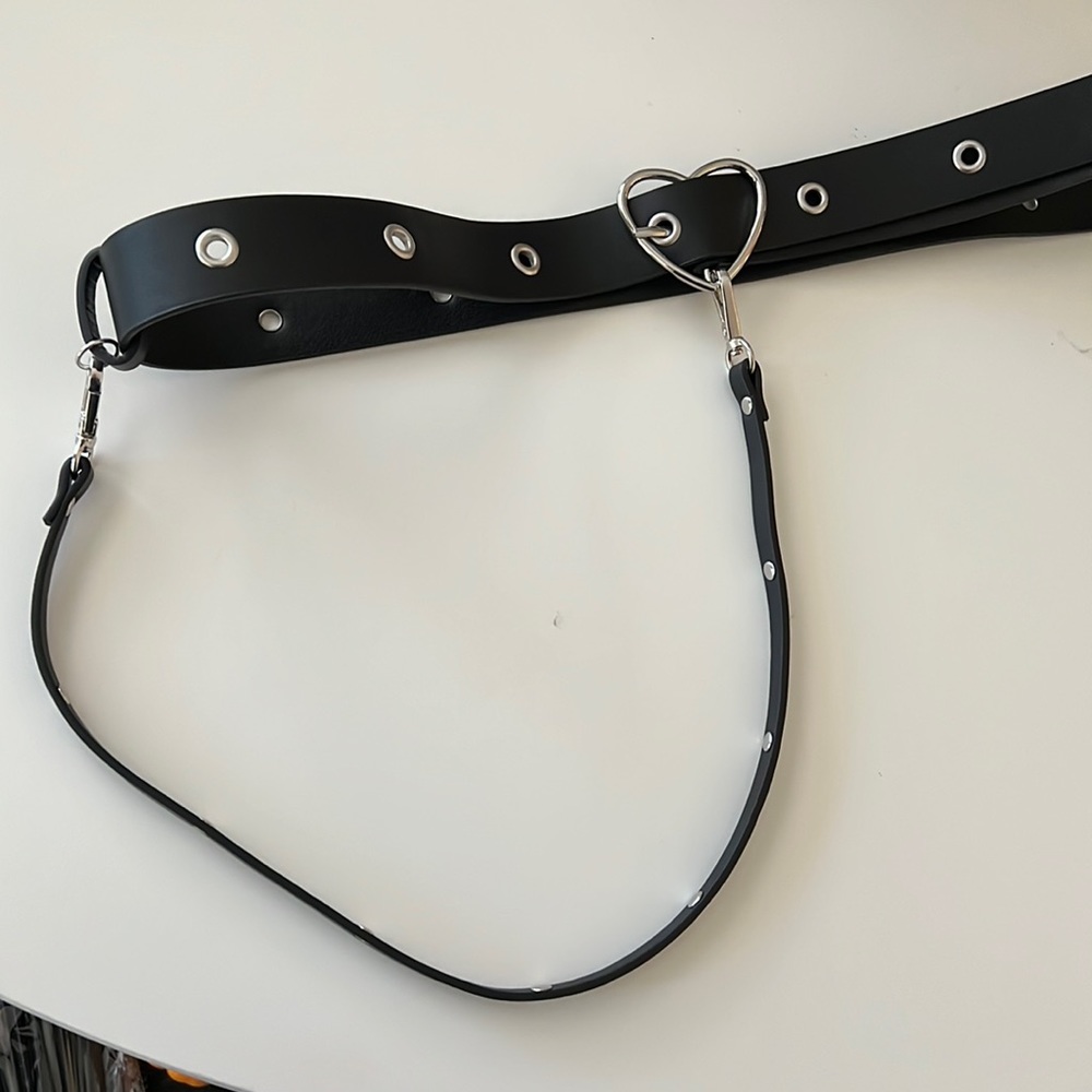 Hot Topic belt